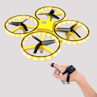 Dron ovládaný pohybem ruky